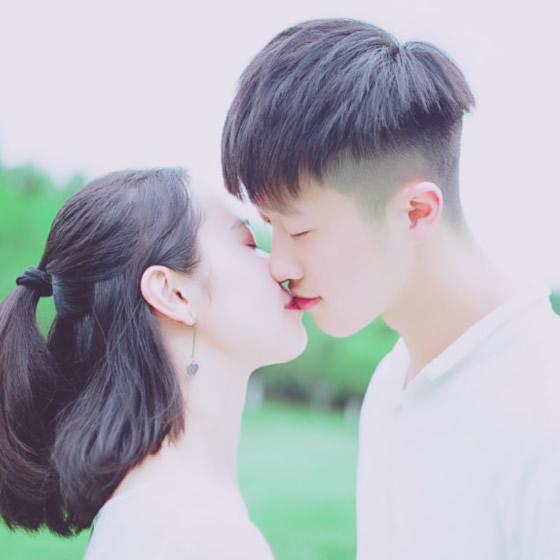 最新接吻情侶頭像，探索愛情的新象征