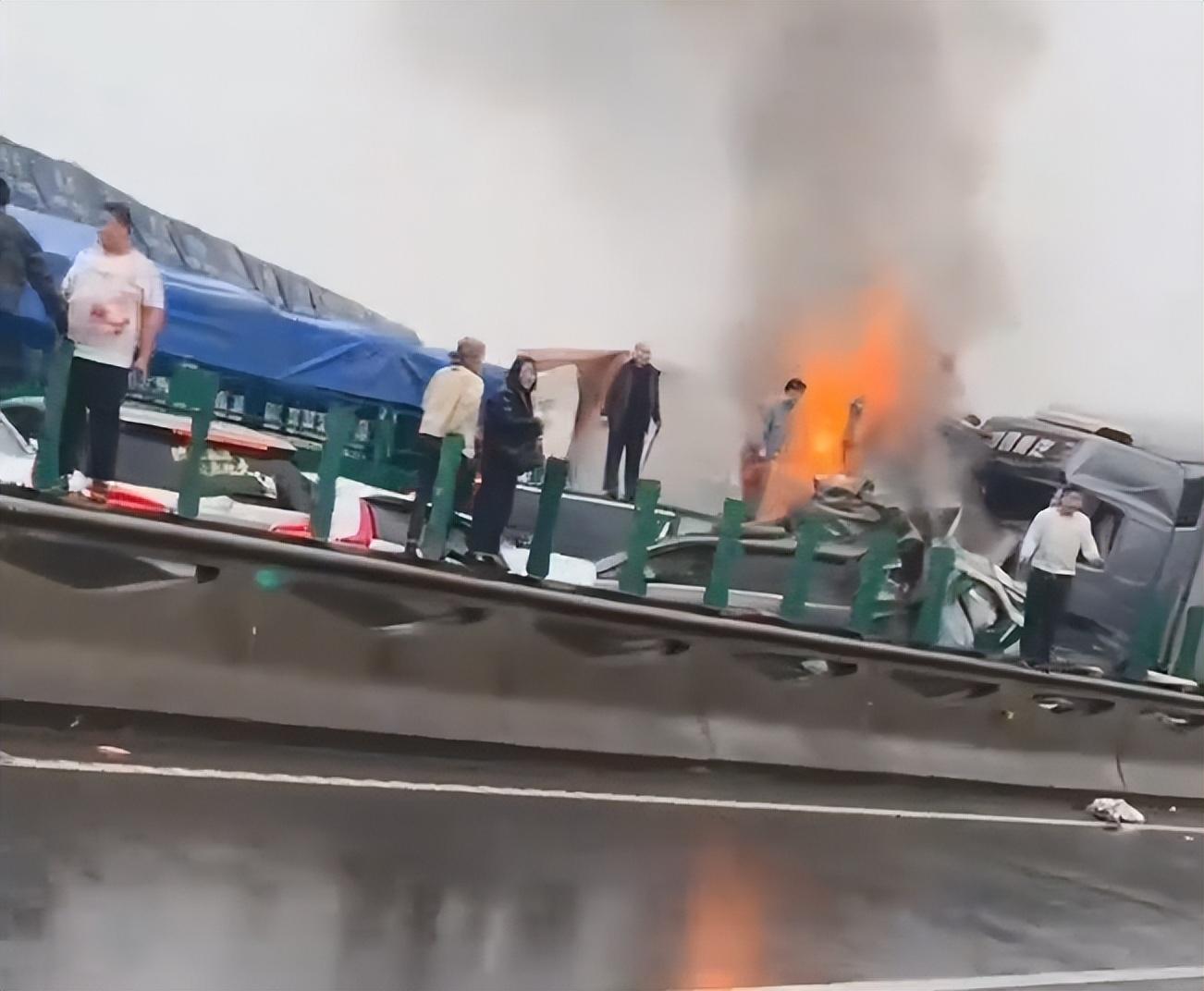 湖南車禍最新情報(bào)，事故現(xiàn)場、救援進(jìn)展與后續(xù)關(guān)注