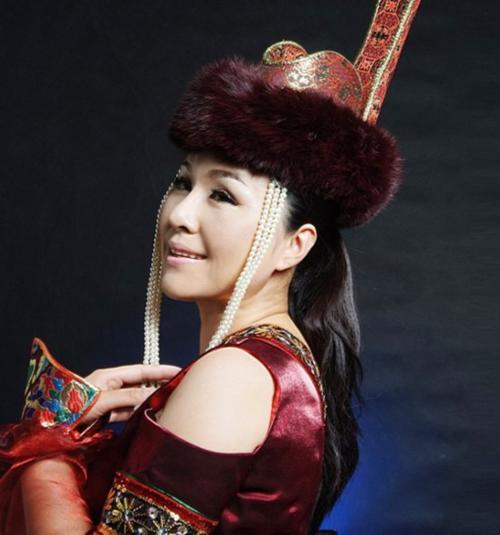 烏蘭托婭音樂之旅開啟新篇章，最新消息揭秘她的音樂之旅發(fā)展之路。