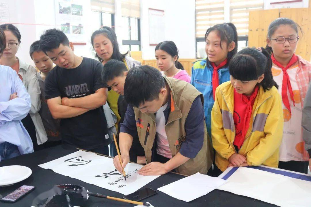 當涂縣成人教育事業(yè)單位新任領(lǐng)導(dǎo)展望與領(lǐng)導(dǎo)力的深度解讀