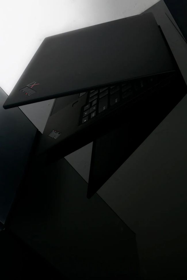 ThinkPad最新壁紙，時(shí)尚與科技的完美融合之選
